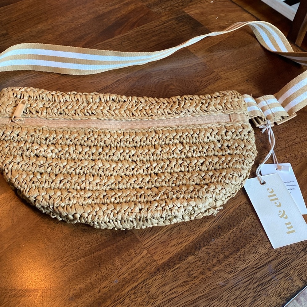 Lu & Elle across the wave sling straw bag